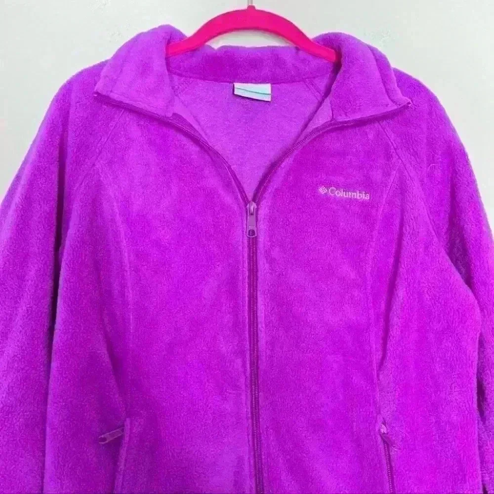 Women's Columbia Fleece Jacket - Fuscia - Size Medium. Gently used no defects